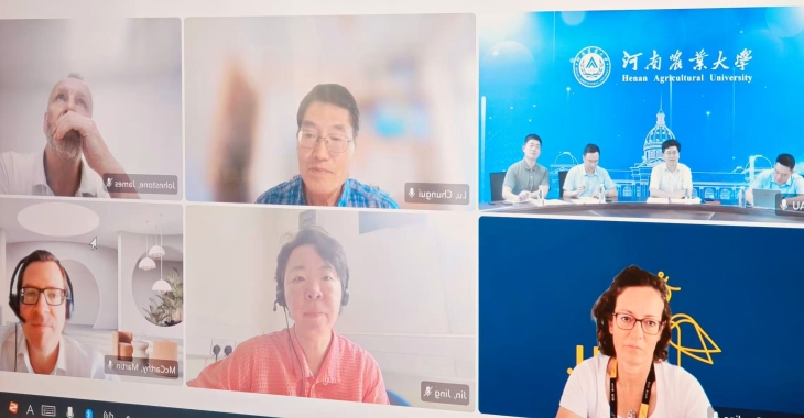 学校与英国安格利亚鲁斯金大学开展线上合作会谈